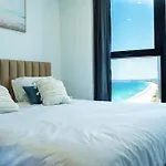 In The Heart Of Surfers Paradise Oceanview Cozy 1B Apt 34F