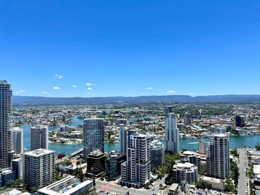 In The Heart Of Surfers Paradise Oceanview Cozy 1b 34f *