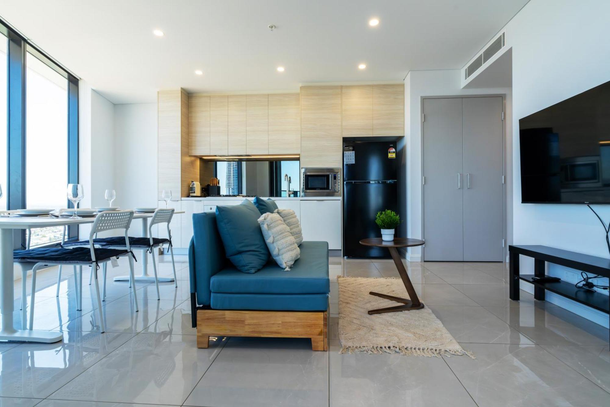In The Heart Of Surfers Paradise Oceanview Cozy 1b 34f